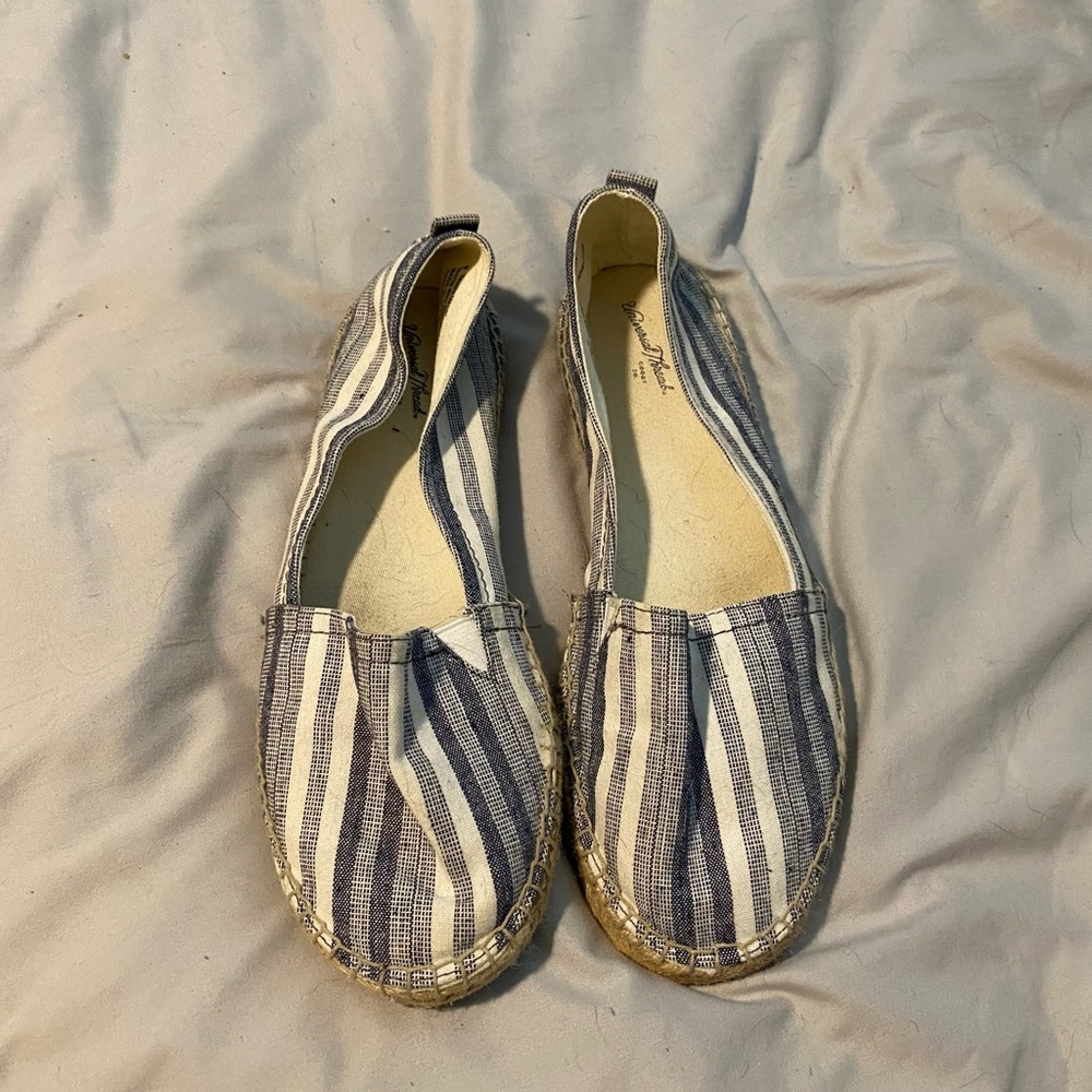 Universal Thread Blue and White Espadrilles Size 8.5